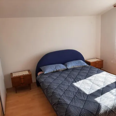 Apartment Ajsa Valbandon